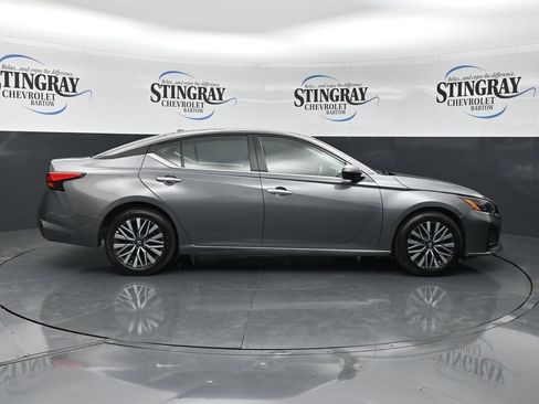 Used 2025 Nissan Altima 2.5 SV FWD image 10