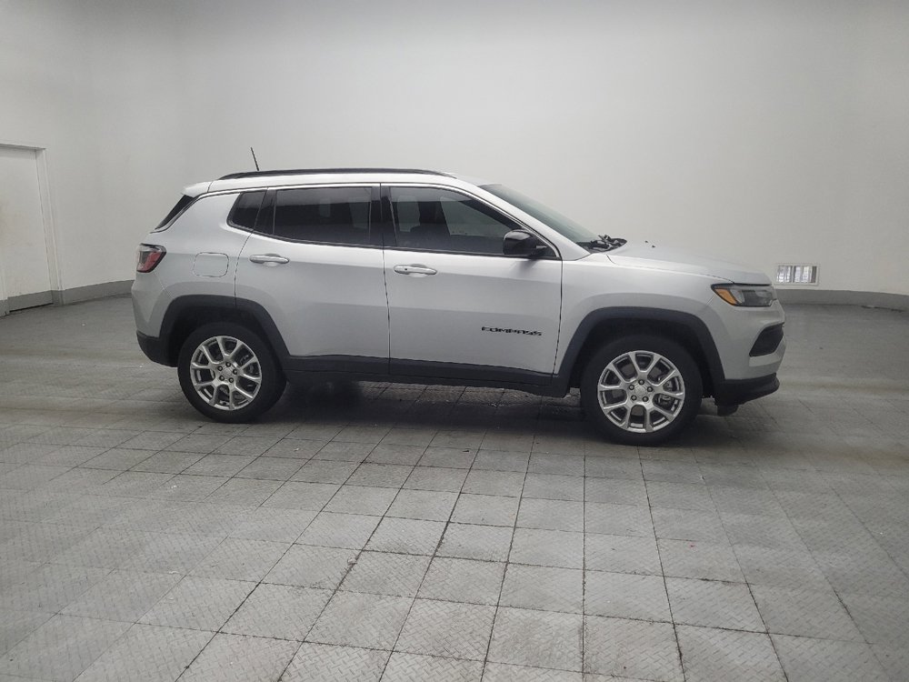Used 2024 Jeep Compass Latitude AWD/4WD image 11