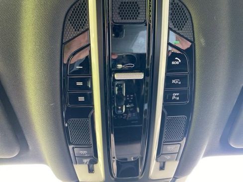 Used 2023 Porsche Cayenne Coupe image 20