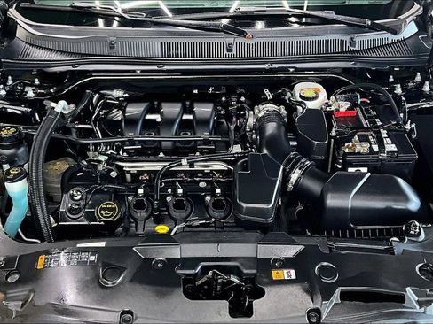 Used 2018 Ford Taurus Limited FWD image 29
