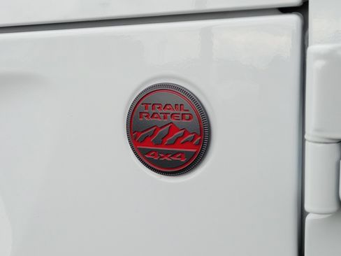 Used 2026 Jeep Wrangler Unlimited Rubicon AWD/4WD image 6
