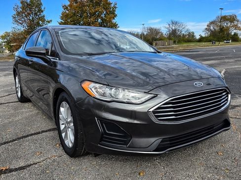 Used 2020 Ford Fusion SE image 32