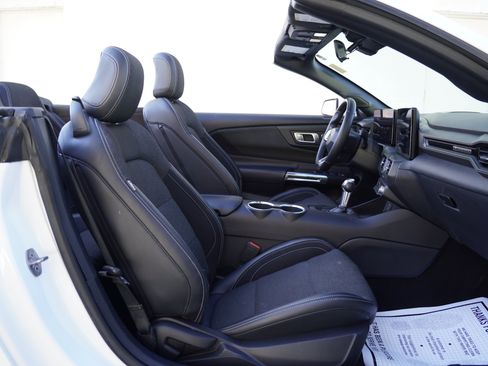 Used 2024 Ford Mustang Convertible RWD image 24
