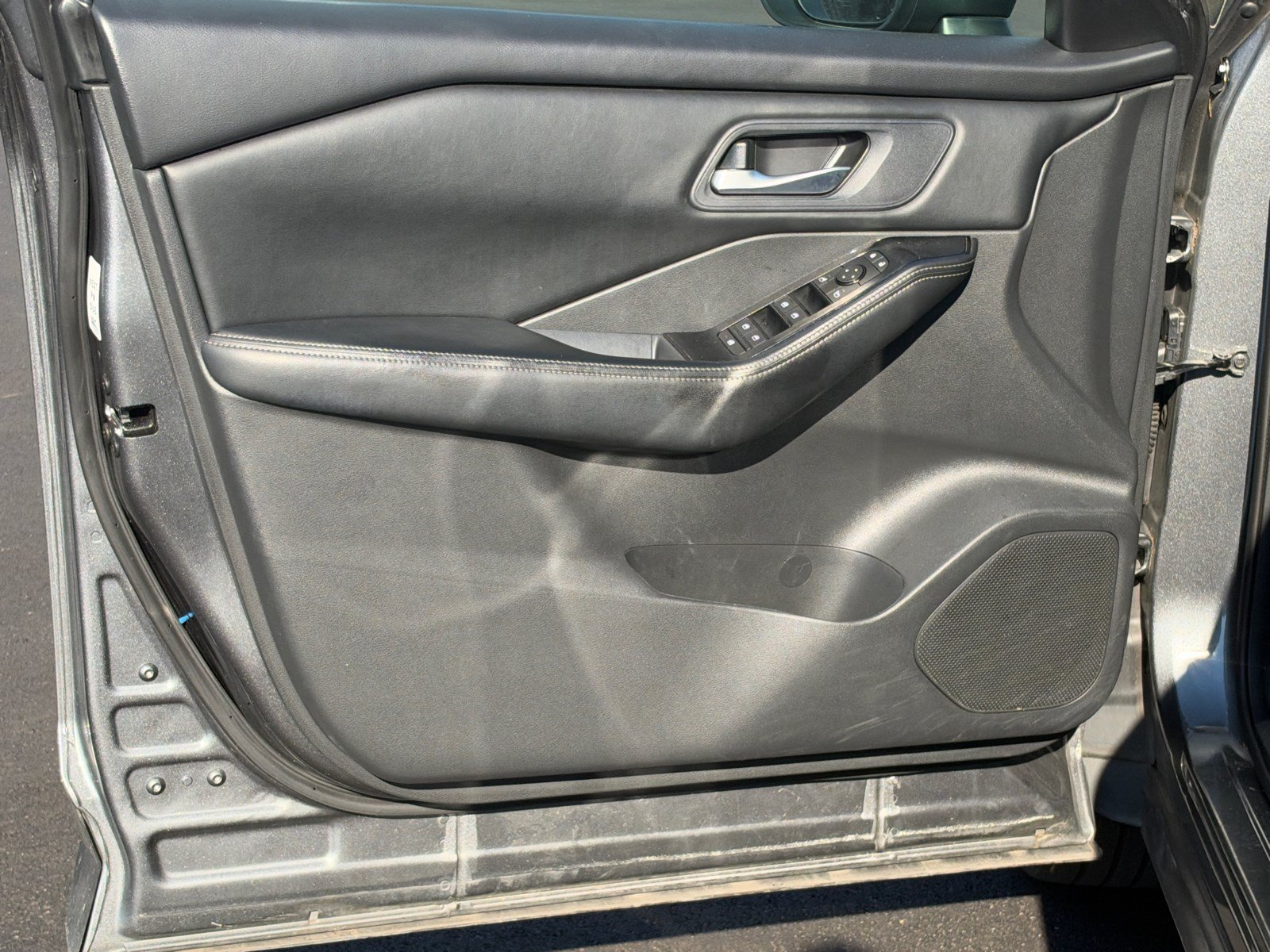 Used 2024 Nissan Rogue SV AWD/4WD image 10
