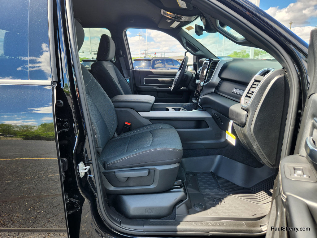 New 2026 RAM 3500 Big Horn AWD/4WD image 45