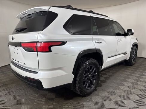 Used 2024 Toyota Sequoia Platinum image 3