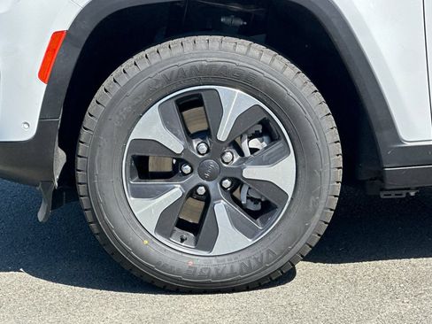 Used 2022 Jeep Grand Cherokee Limited 4xe w/ Luxury Tech Group II AWD/4WD image 27