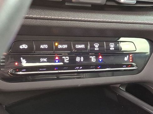 Used 2021 Buick Envision Essence w/ Technology Package I image 17