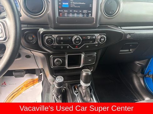 Used 2022 Jeep Gladiator Sport AWD/4WD image 16