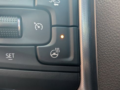 Used 2023 GMC Yukon SLT w/ SLT Luxury Package image 35