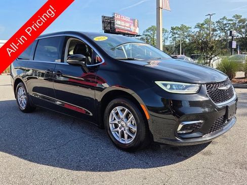 Used 2024 Chrysler Pacifica Touring-L FWD image 7