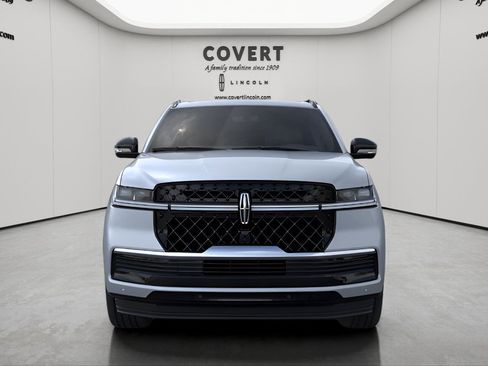 New 2026 Lincoln Navigator Reserve AWD/4WD image 6