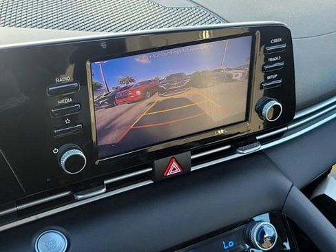 Used 2022 Hyundai Elantra SEL w/ Convenience Package FWD image 28