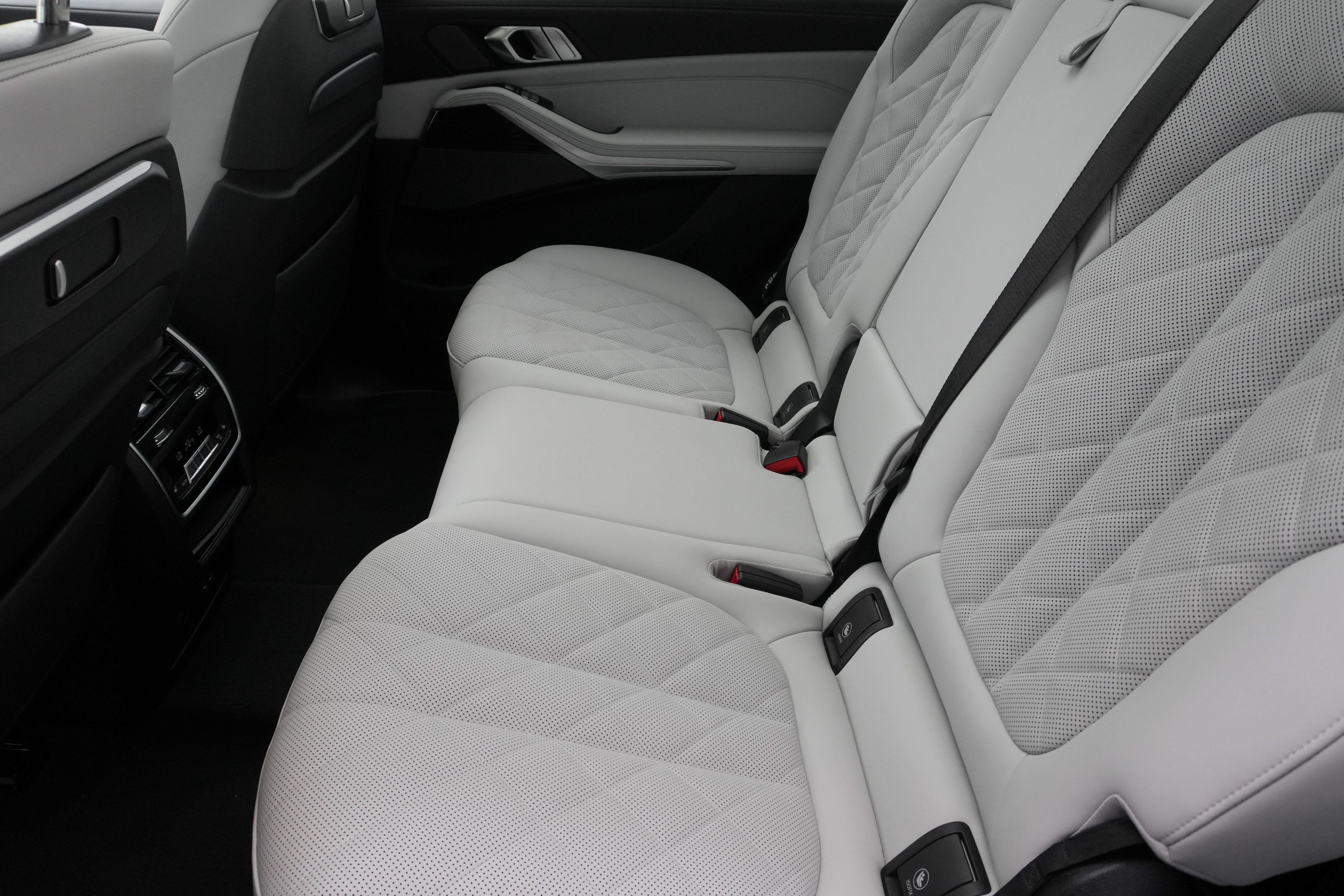 Certified 2026 BMW X7 xDrive40i AWD/4WD image 39