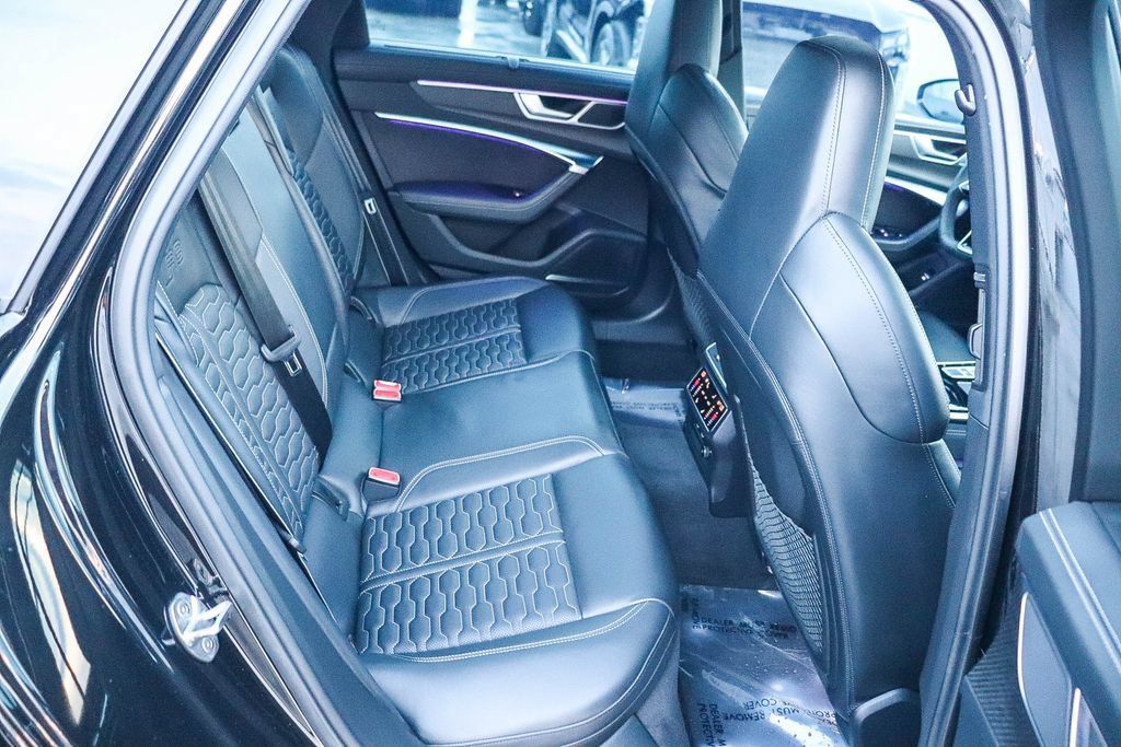 Used 2022 Audi RS 6 w/ Carbon Optic Package AWD/4WD image 19