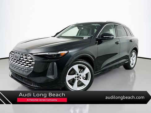 New 2025 Audi Q5 Prestige image 1