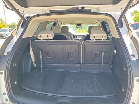 Used 2021 Buick Enclave Essence w/ Sound and Sites Package FWD image 10