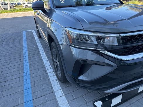 Used 2022 Volkswagen Taos S image 4