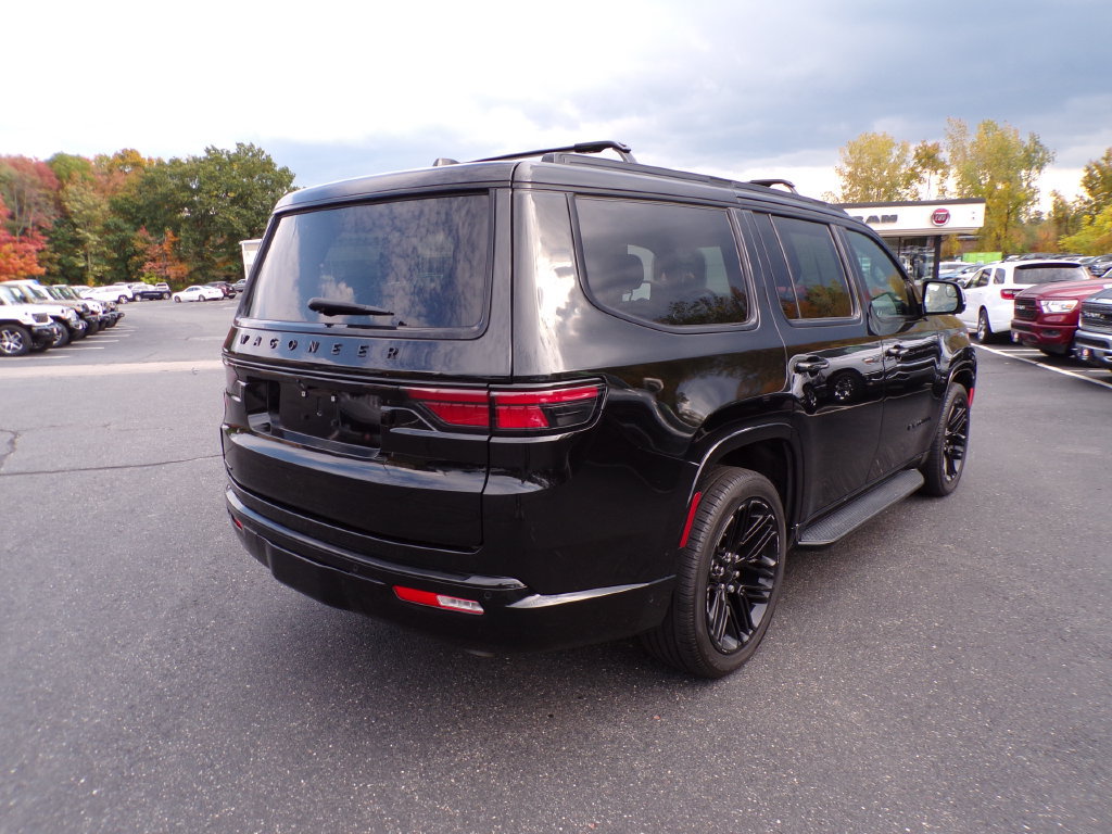 Used 2022 Jeep Wagoneer Series III AWD/4WD image 14