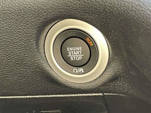 New 2026 Chrysler Pacifica Select image 16