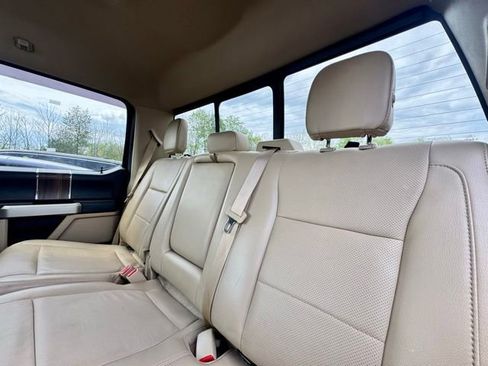Used 2017 Ford F150 Lariat w/ Equipment Group 502A Luxury AWD/4WD image 17