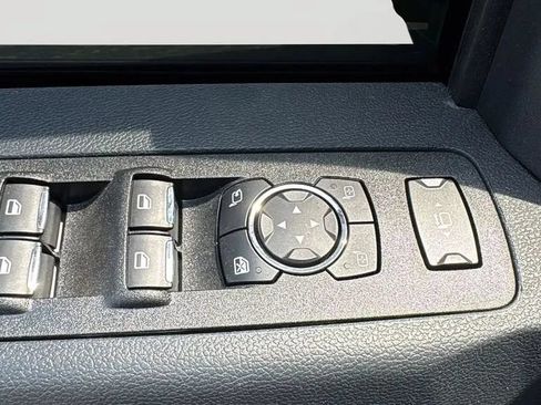 Used 2022 Ford F250 Lariat w/ Black Appearance Package AWD/4WD image 12