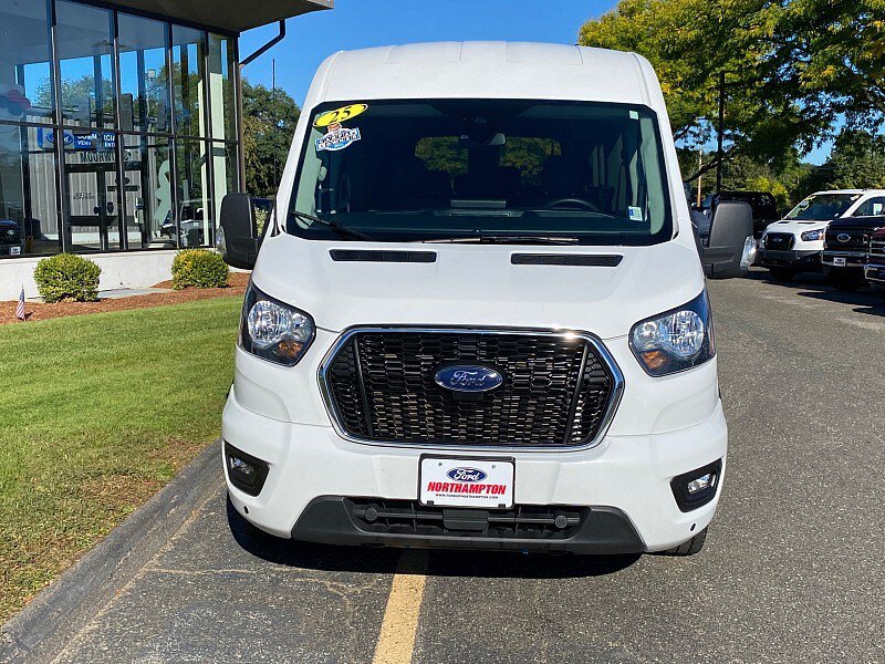 Used 2025 Ford Transit 350 XLT RWD image 2