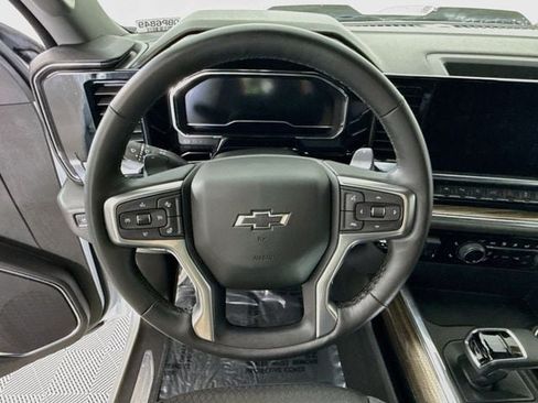 Used 2025 Chevrolet Silverado 1500 LT Trail Boss w/ Convenience Package II AWD/4WD image 12