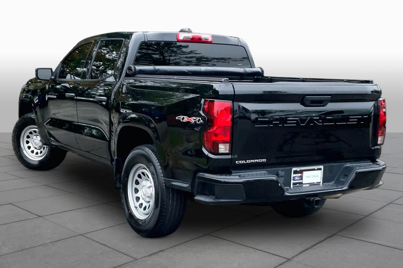 Used 2024 Chevrolet Colorado W/T w/ Advanced Trailering Package AWD/4WD image 12