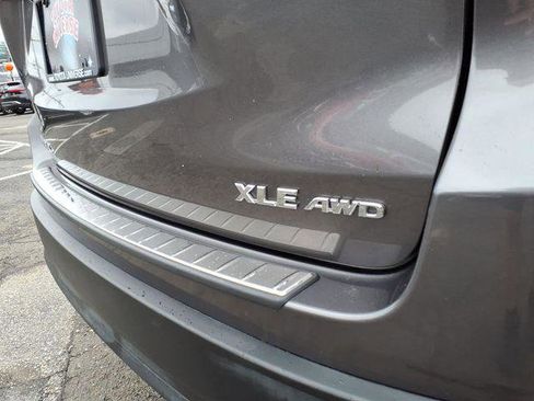 Certified 2018 Toyota Highlander XLE w/ Protection Package #3 AWD/4WD image 7