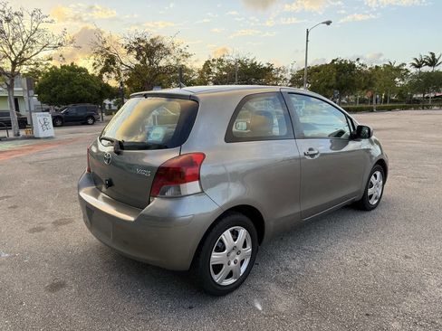 Used 2010 Toyota Yaris Base 2dr Hatchback 4A image 5