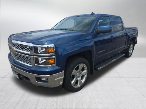 Used 2015 Chevrolet Silverado 1500 LT w/ LT Convenience Package AWD/4WD image 2