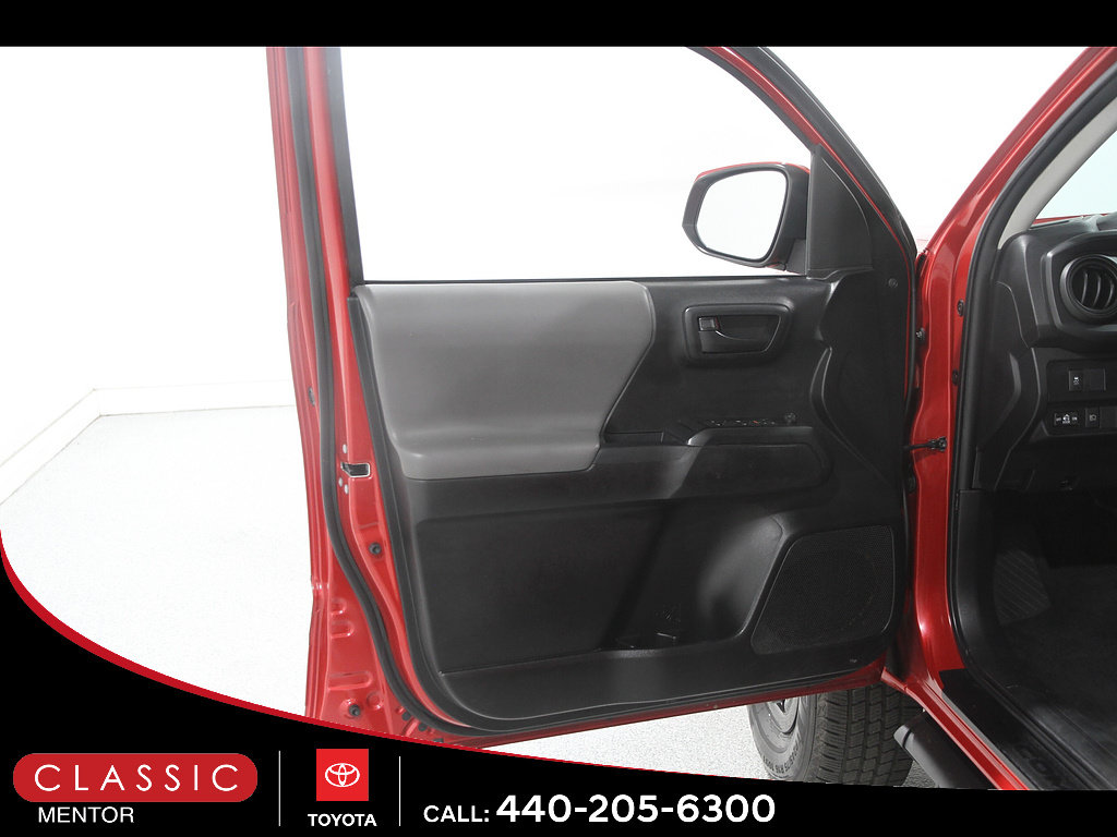 Certified 2022 Toyota Tacoma SR AWD/4WD image 4