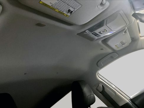 Used 2025 Toyota RAV4 LE AWD/4WD image 14
