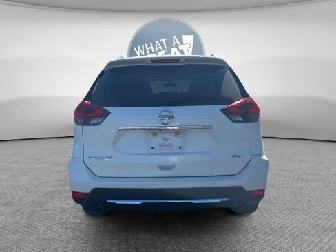 Used 2018 Nissan Rogue SV image 5