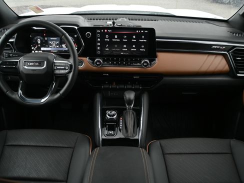 Used 2024 GMC Canyon AT4 w/ AT4 Premium Package image 3