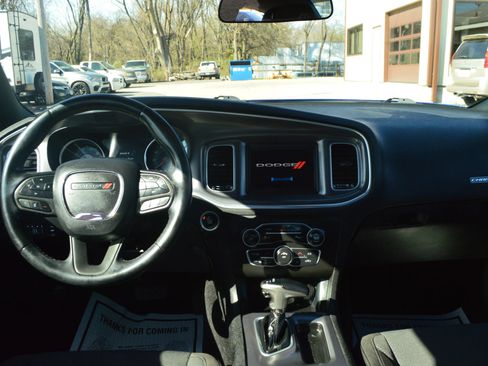Used 2021 Dodge Charger SXT RWD image 17