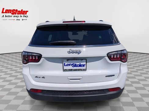 Used 2023 Jeep Compass Latitude AWD/4WD image 4