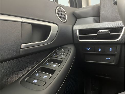 Used 2025 Hyundai Sonata SE FWD image 23