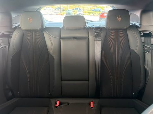 Used 2025 Maserati Grecale Folgore AWD/4WD image 18
