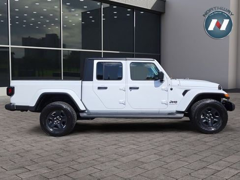 Used 2023 Jeep Gladiator Sport AWD/4WD image 6