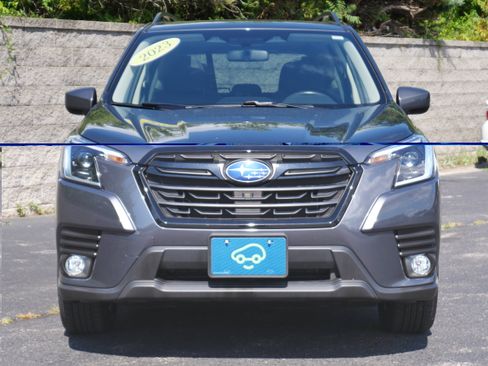 Used 2023 Subaru Forester Premium AWD/4WD image 2
