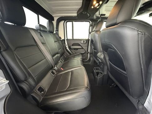Used 2020 Jeep Gladiator Overland w/ Uconnect 4C Nav & Sound Group AWD/4WD image 18