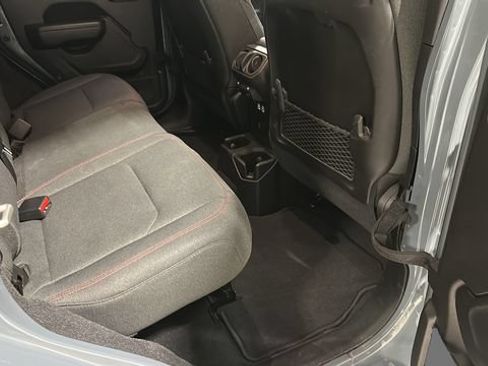 Used 2025 Jeep Wrangler Unlimited Rubicon AWD/4WD image 25