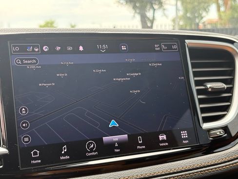 Certified 2023 Chrysler Pacifica Pinnacle FWD image 16