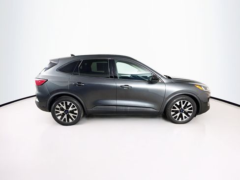 Used 2020 Ford Escape SE Sport image 2