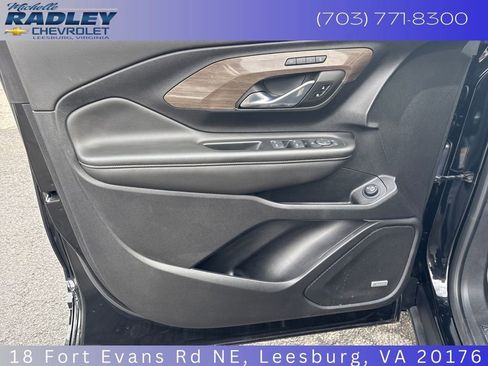 Used 2023 GMC Terrain Denali w/ Black Diamond Edition image 12