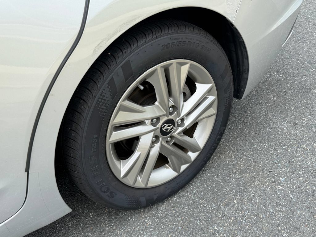 Used 2019 Hyundai Elantra Value Edition w/ Cargo Package FWD image 10