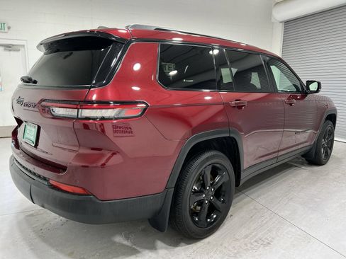 Used 2024 Jeep Grand Cherokee L Altitude AWD/4WD image 8