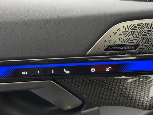 Used 2025 BMW M5 w/ Carbon Package image 18